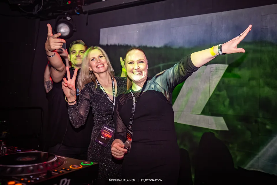 Duskfall atmosphere by the DJ booth