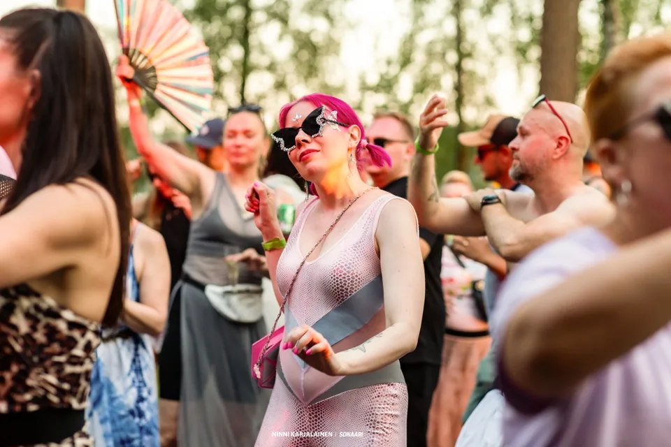 Crowd enjoying a summer event at Sonaari